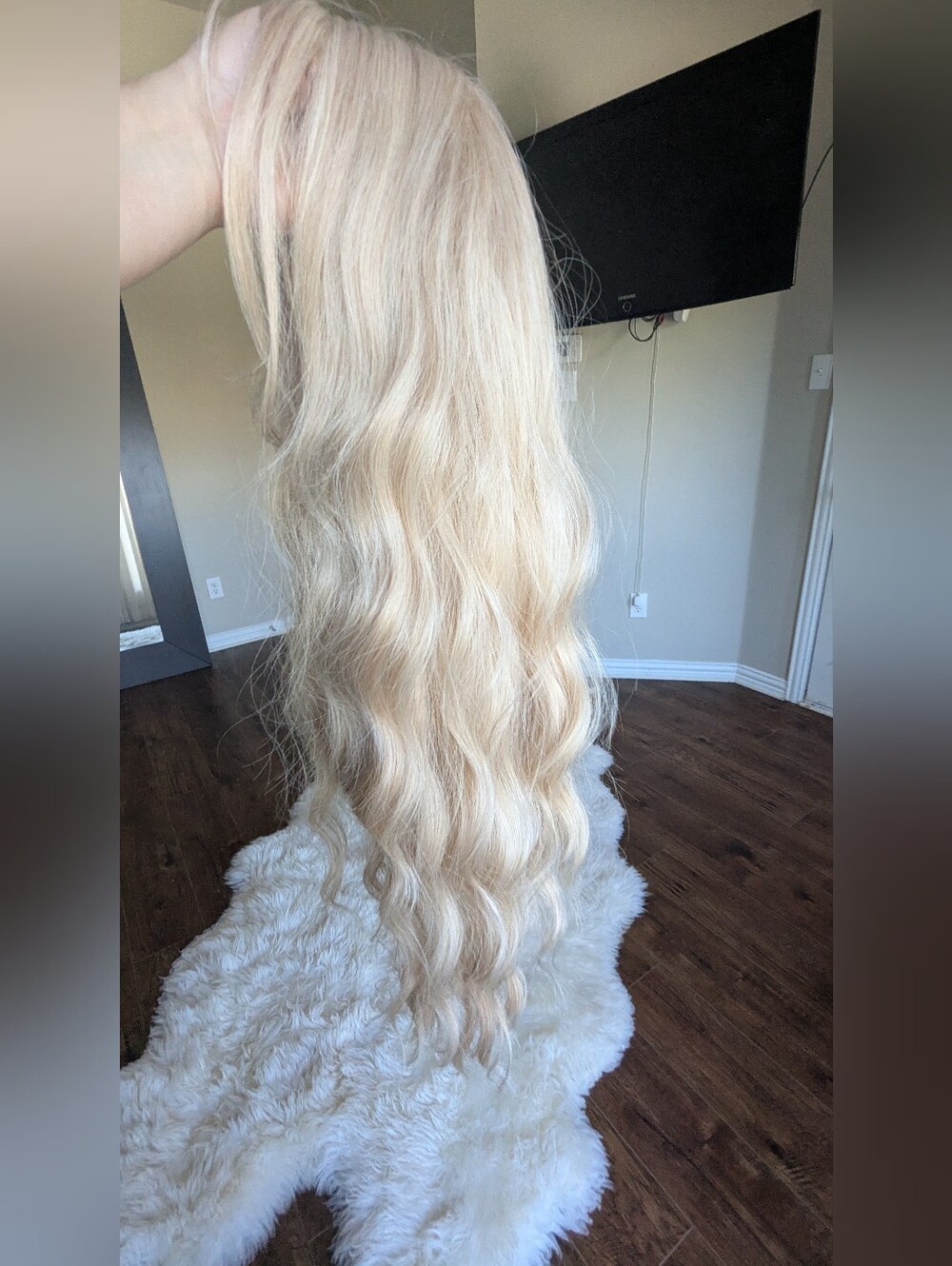 28 In Blonde Wavy Long Blonde Wig